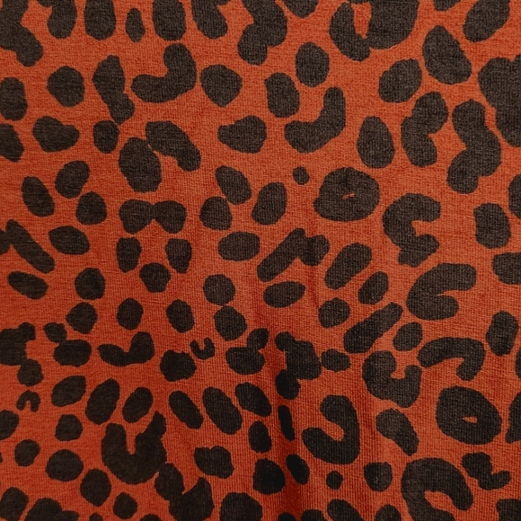 AVA & VIV Women's long sleeve turtleneck Brown/Black Animal print Size XXL NWT - Picture 2 of 5